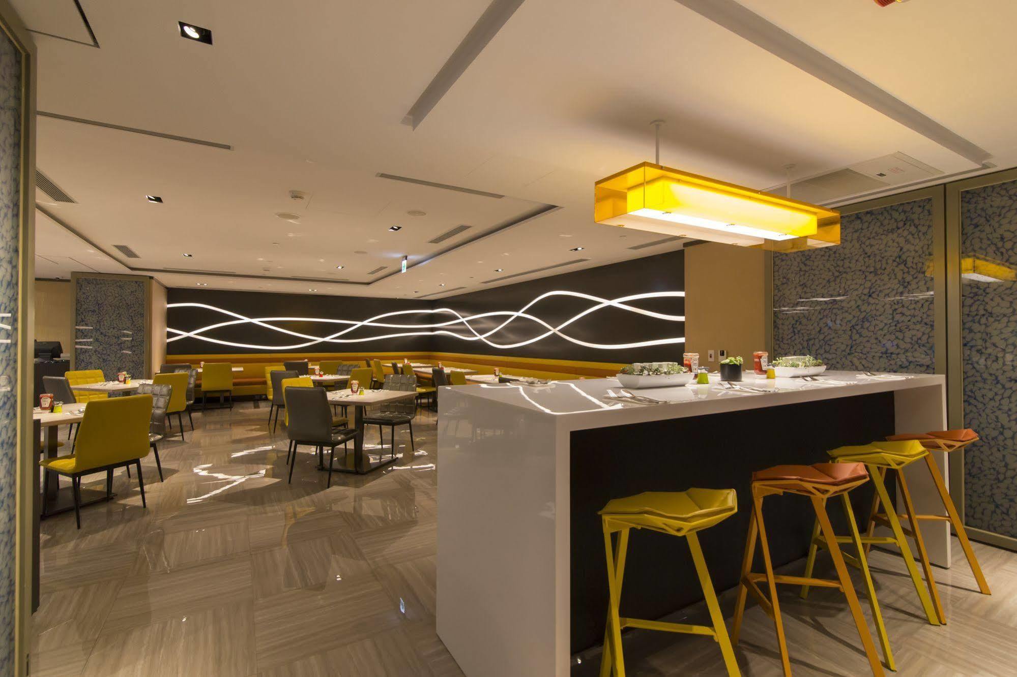 Aloft Taipei Beitou Hotel Bagian luar foto